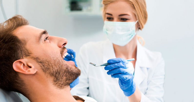 Лечение кариеса, профессиональная гигиена полости рта, съемный протез в стоматологии «Аквамарин».