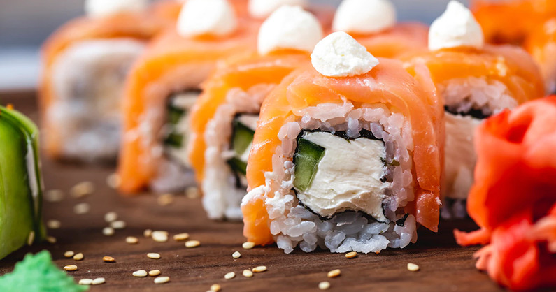 Вкусная и качественная еда может быть доступной! Роллы, суши, гунканы, наборы от ресторана доставки «Sushi Home».