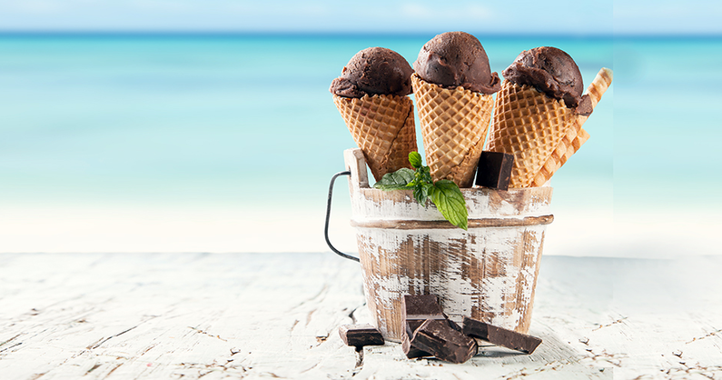 Порция мороженого, молочные коктейли в сети магазинов сладостей из Европы и США «FRIBOX», во всех крупных ТРК города.