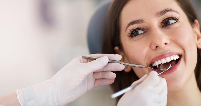 Лечение поверхностного и среднего кариеса в стоматологии «Сити Дент».