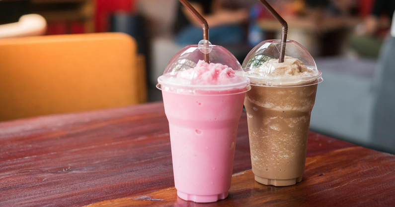 Порция мороженого, молочные коктейли в сети магазинов сладостей из Европы и США «FRIBOX».