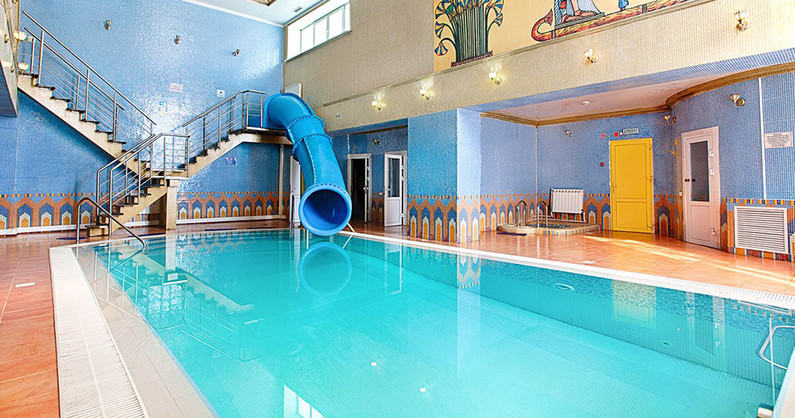 Финская парная, турецкий хамам, бассейн, джакузи и бильярд в гостинично-оздоровительном комплексе «Водный Рай».