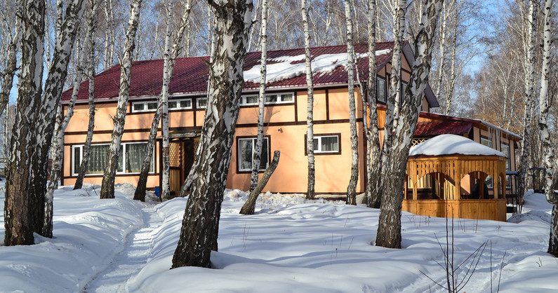 Проживание в номерах в развлекательном загородном комплексе «Курочкино», в будние и выходные дни.