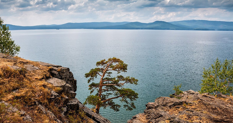 Туры от компании «Активный отдых»: «Сплав по реке Ай + шашлык», «Аракульский Шихан», «Пещера и гора Сугомак + Каолиновый карьер», «Хребет Большая Сука́», «Хребет Заозёрный + озеро Тургояк».