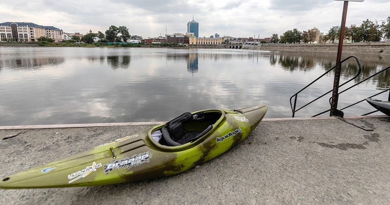 Сплав на каяках по реке Миасс в центре Челябинска от сообщества уральских каякеров «URAL_KAYAK».