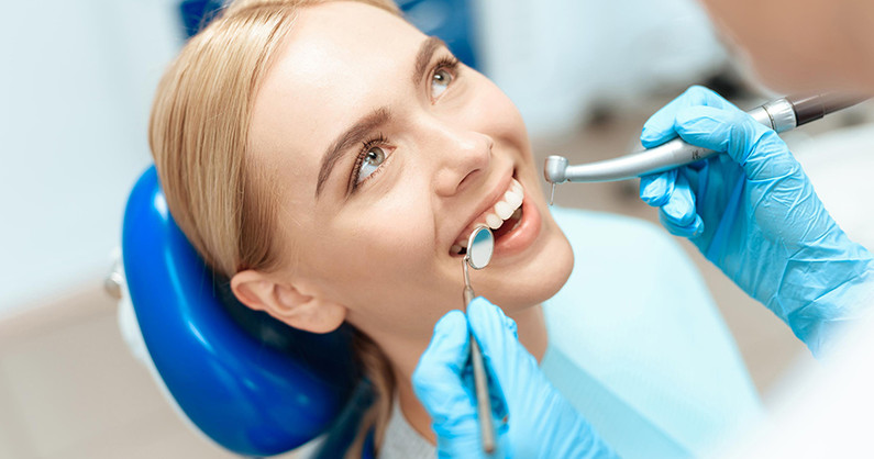Лечение пульпита, кариеса, реставрация зубов, профессиональная гигиена полости рта с Air Flow, консультация стоматолога-ортопеда в стоматологическом кабинете «Медея».