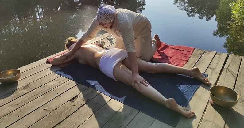 Восстановительный массаж, мануальный массаж спины, энергомассаж, телесно-ориентированная терапия, сеансы регрессивного гипноза от Анатолия Семашкова.