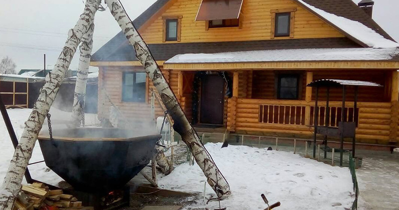 Русская парная, бильярд, каминная и мангальная зоны! Посещение бани «VIP» за полцены, компанией до 12 человек.