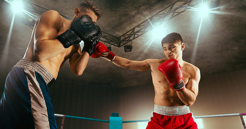 Занятия боксом в боксерском клубе «Шмель».