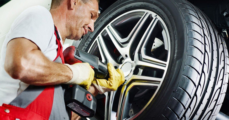 Шиномонтаж легковых автомобилей, кроссоверов, минивэнов, внедорожников, балансировка, хранение комплекта колес в шиномонтаже «Покрышкин74».