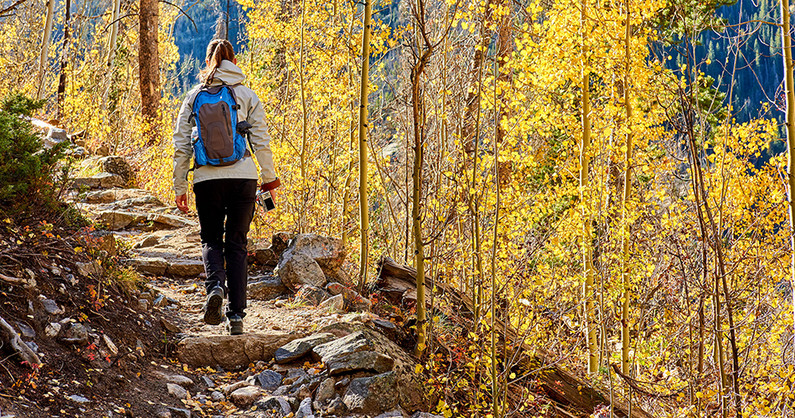Проживание в номерах и гостевых домах «У водопада», на берегу озера Зюраткуль.