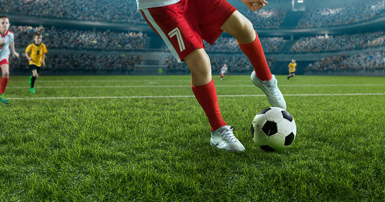 Детский футбол и детский оздоровительный цигун в ​центре спортивной подготовки «Спарта».