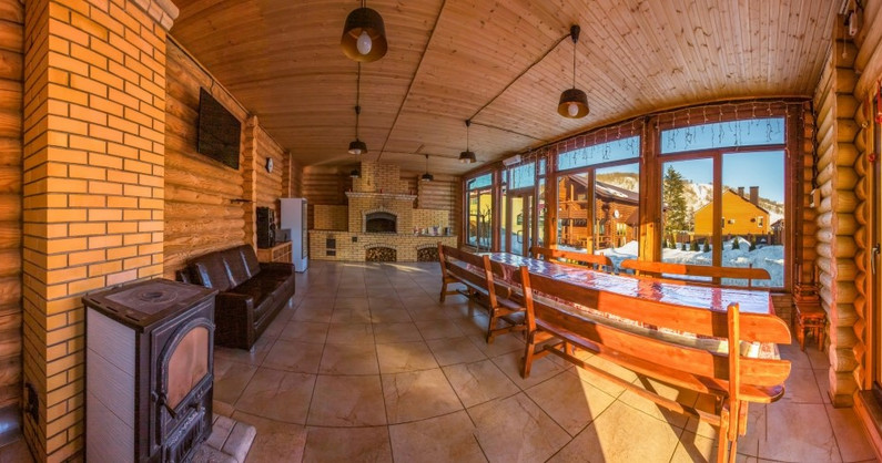 «Суворовские бани»: аренда теплых домиков с крытой мангальной зоной.