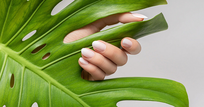 Покрытие гель-лаком, японский маникюр, педикюр в студии маникюра Наташи Носковой «NN».