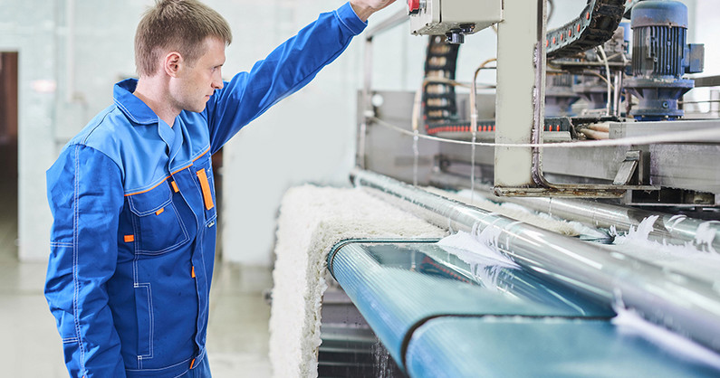 Профессиональная стирка ковров, удаление неприятных запахов с текстильных и ворсовых покрытий от клининговой компании «Мойдодыр».