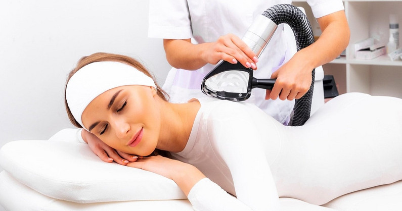 LPG-массаж, лазерный липолиз, RF-лифтинг, кавитация, миостимуляция, вакуумный RF-массаж, чистка лица, аквапилинг в студии аппаратной косметологии на Тополиной Аллее.