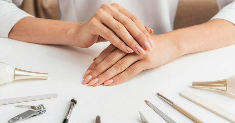 Женский, детский и мужской маникюр, наращивание ногтей, педикюр в студии маникюра «CYF».