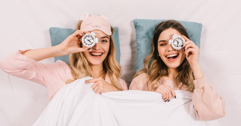 Комплекты постельного белья с одеялом, халаты, пледы, полотенца в магазине постельного белья «Постелька174».