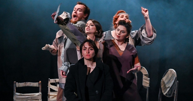 Камерный театр: билеты на спектакли «Гадюка», «Кто такой мсье Шмитт?», «Я — Метеорит».