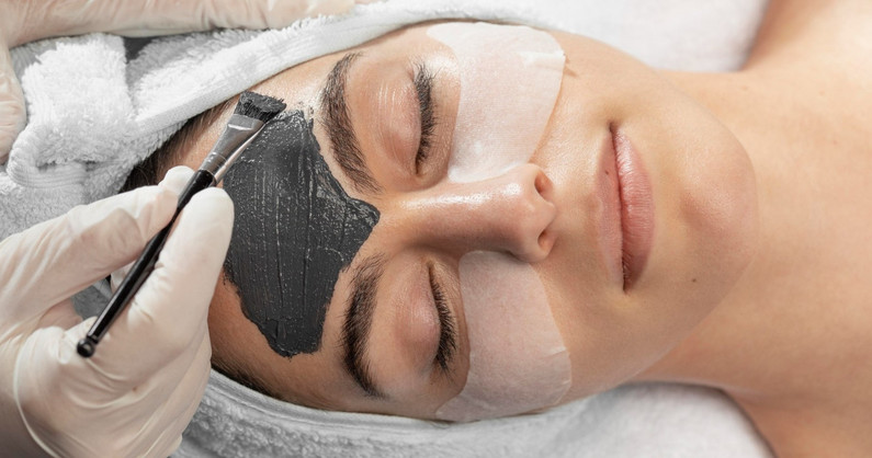 Перманентный макияж, биоревитализация, контурная пластика, увеличение губ, коррекция носогубной складки и подбородка, ботокс, лифтинг нитями, пилинг в студии «Parshina.beauty».