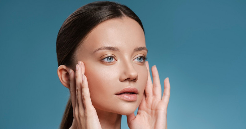 Перманентный макияж, биоревитализация, контурная пластика, увеличение губ, коррекция носогубной складки и подбородка, ботокс, лифтинг нитями, пилинг в студии «Parshina.beauty».