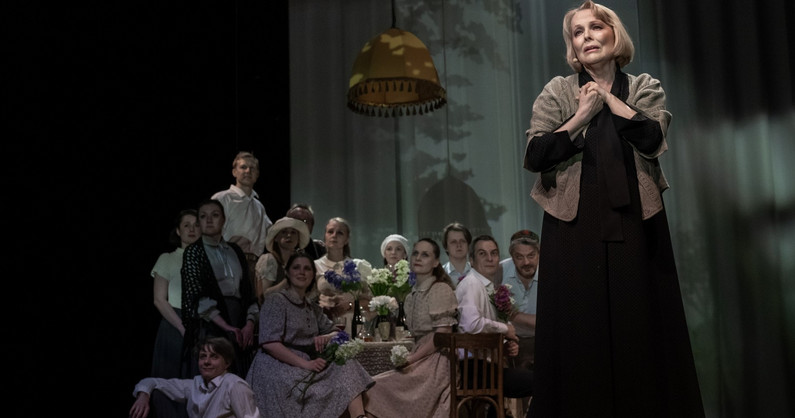 Трогательная и глубокая история! Премьера спектакля «Вечно живые» в Молодежном театре.