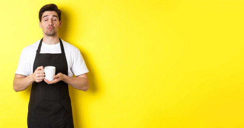 Кофейня «Может, кофе?»: эспрессо, американо, флэт уайт, капучино, латте, раф, чай, какао, глинтвейн.