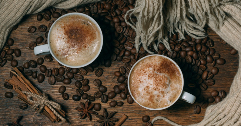 Кофейня «Может, кофе?»: эспрессо, американо, флэт уайт, капучино, латте, раф, чай, какао, глинтвейн.