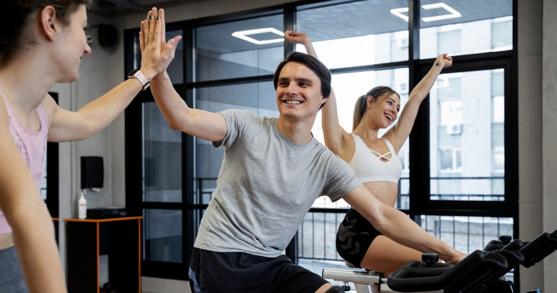 Фитнес-клуб «Зона силы»: занятия в тренажерном зале, безлимитные абонементы, абонемент выходного дня, дневные абонементы.