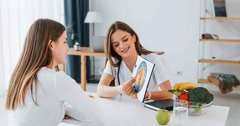 «Студия коррекции фигуры и косметологии»: консультация нутрициолога, составление индивидуального меню, RF-лифтинг, кавитация, вакуумный массаж, пилинги, карбокситерапия.