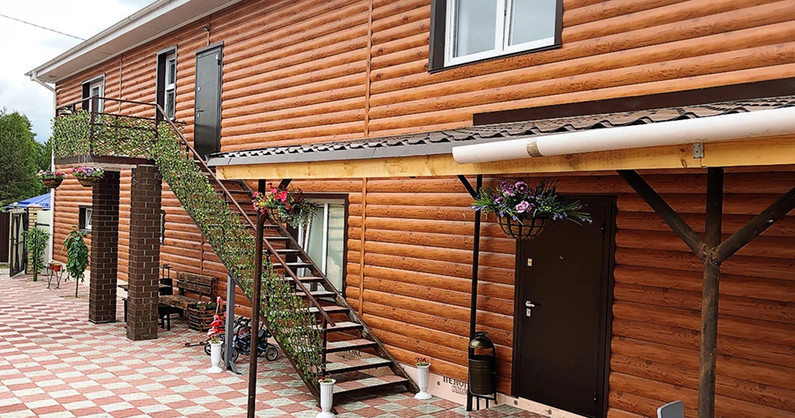 Проживание в комфортабельных номерах и коттеджах в загородном комплексе «Кумкульский».
